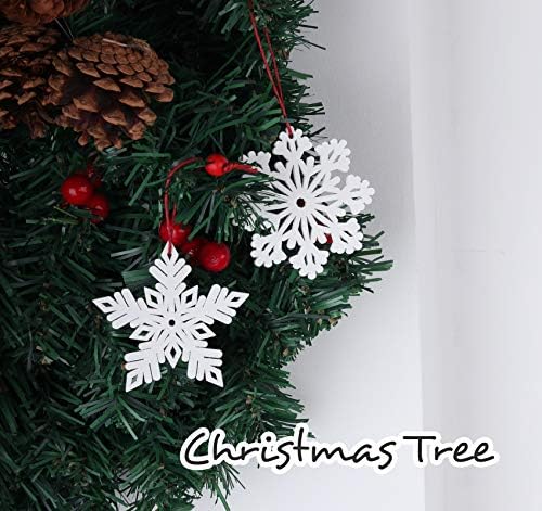 Lemonfilter 30 יחידים קישוטי פתיתי שלג מעץ לבן, קישוטים תלויים בעץ חג המולד 2.75 אינץ 'פתיתי שלג מעוצבים בצורת עץ חג המולד חלול קישוטים עם 30 יחידות חבל אדום